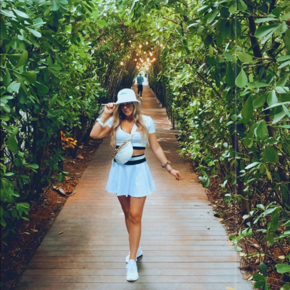 Www.Chelcollections.com 🌟 - Picture 1 of 1